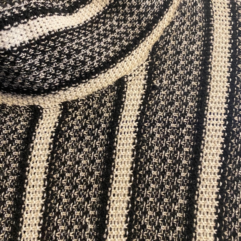 TOPSHOP Mock Neck - Picture 3 of 4
